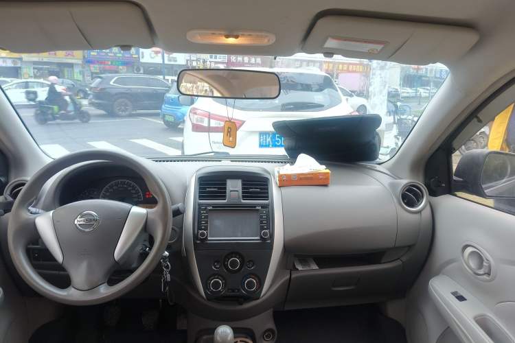 Used Nissan Sunny 2014 1.5XE Manual Comfort Edition Headliner