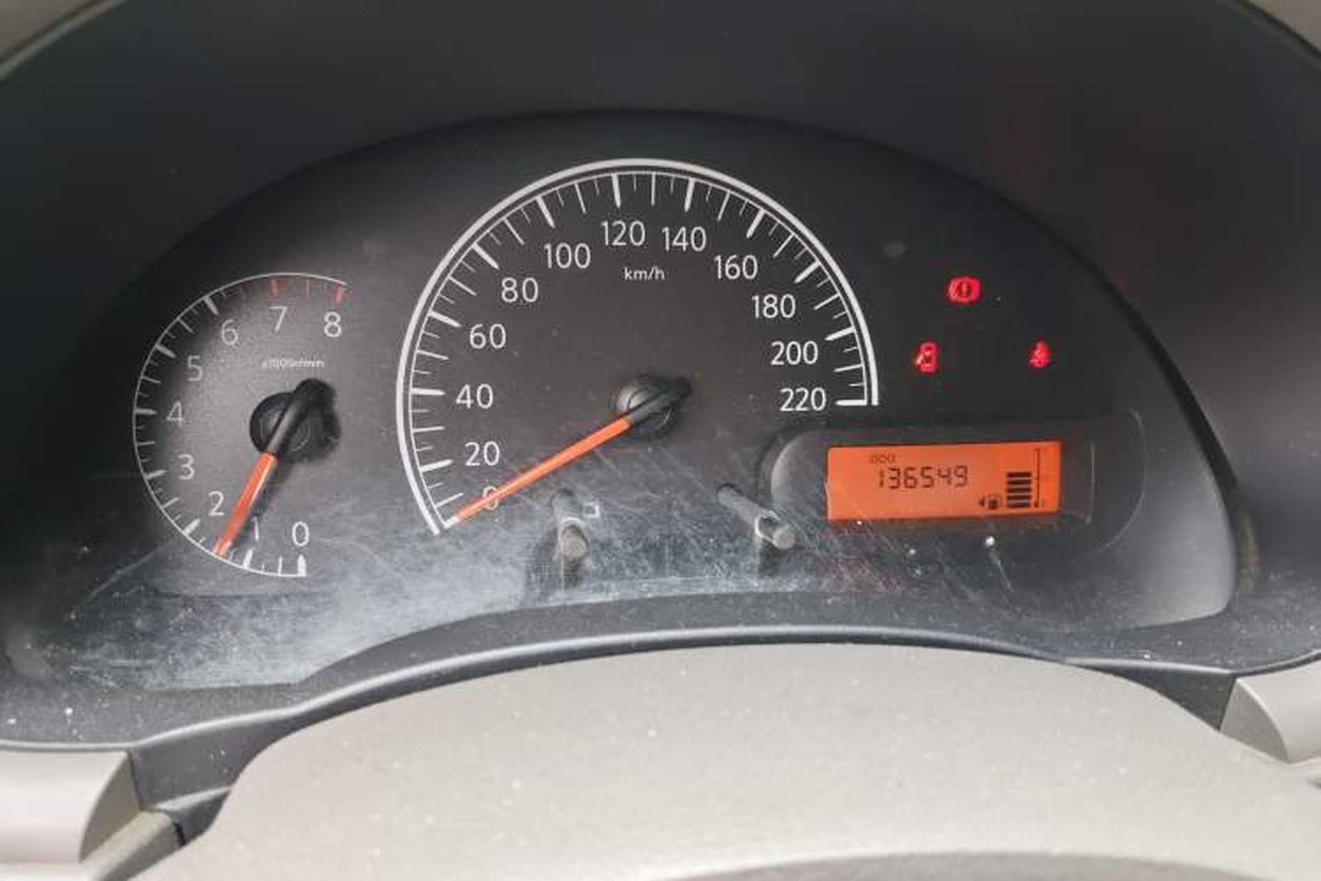 Used Nissan Sunny 2014 1.5XE Manual Elite Edition Odometer Close Up