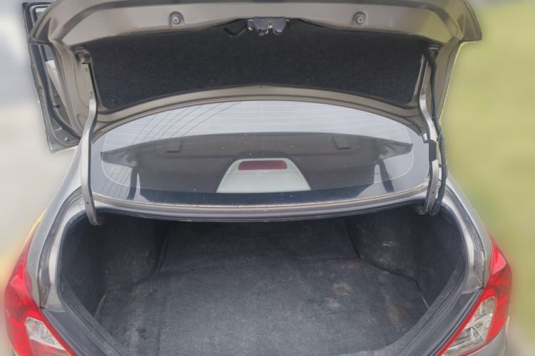 Used Nissan Sunny 2014 1.5XE Manual Comfort Edition Trunk