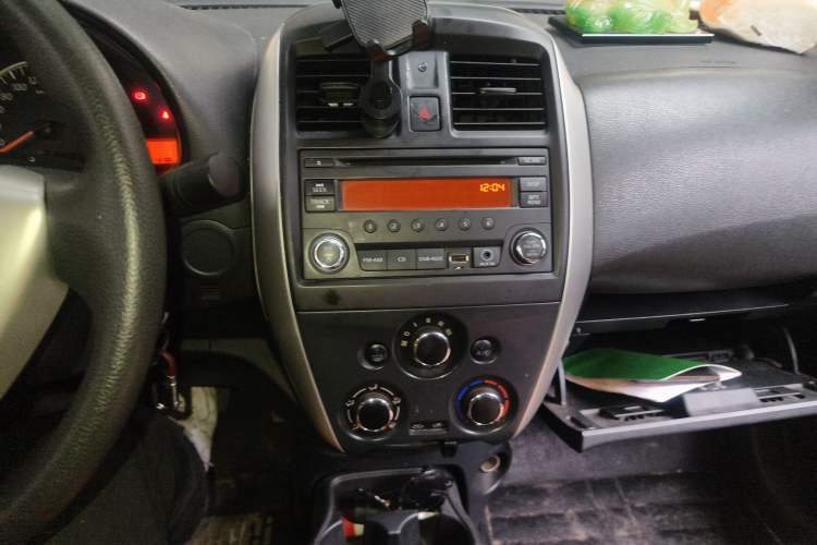 Used Nissan Sunny 2014 1.5XE Manual Elite Edition Audio And AC Panel