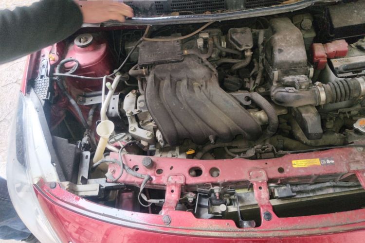 Used Nissan Sunny 2014 1.5XE Manual Elite Edition Engine Bay Right