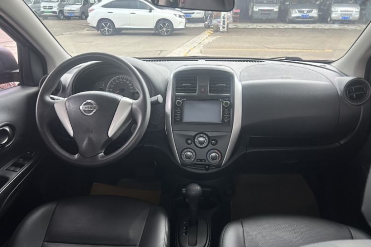 Used Nissan Sunny 2014 1.5XE CVT Elite Edition Interior 1