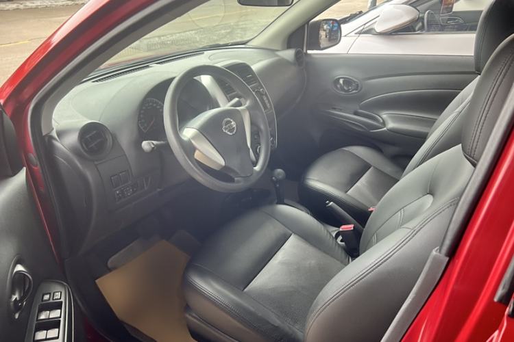 Used Nissan Sunny 2014 1.5XE CVT Elite Edition Interior 5