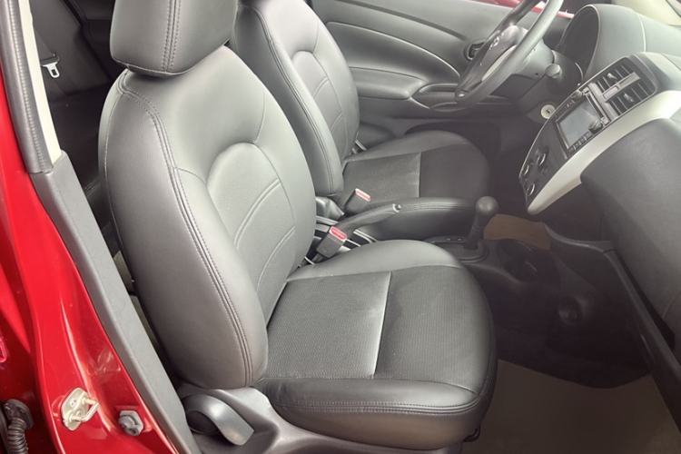 Used Nissan Sunny 2014 1.5XE CVT Elite Edition Interior 8