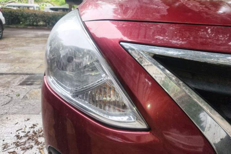 Used Nissan Sunny 2014 1.5XE Manual Elite Edition Right Front Headlight