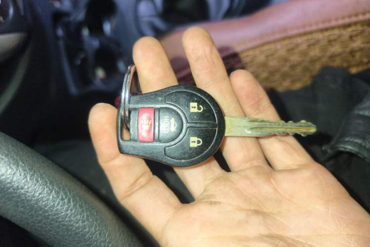 Used Nissan Sunny 2014 1.5XE Manual Elite Edition Vehicle Key