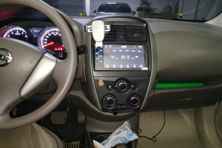 Used Nissan Sunny 2014 1.5XL CVT Luxury Edition Audio And AC Panel