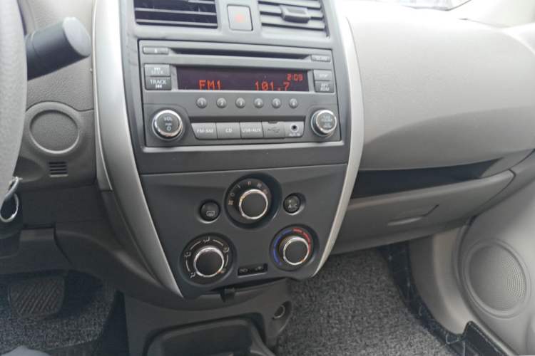 Used Nissan Sunny 2014 1.5XE CVT Elite Edition Audio And AC Panel