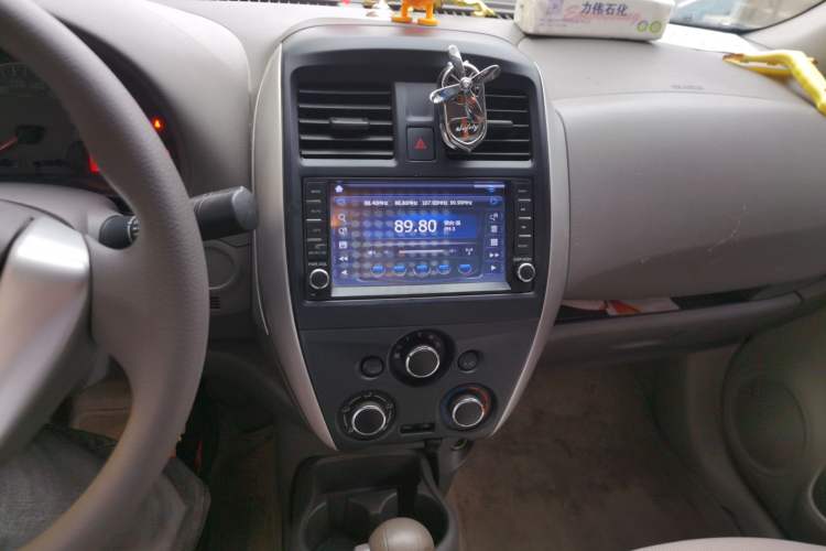 Used Nissan Sunny 2014 1.5XE CVT Elite Edition Audio And AC Panel