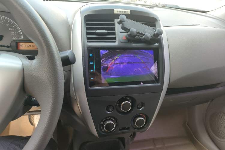 Used Nissan Sunny 2014 1.5XE CVT Comfort Edition Audio And AC Panel