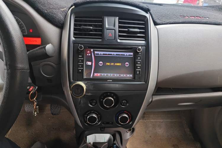 Used Nissan Sunny 2014 1.5XE Manual Elite Edition Audio And AC Panel