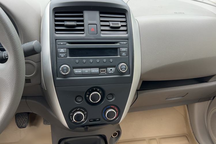 Used Nissan Sunny 2014 1.5XE Manual Comfort Edition Audio And AC Panel
