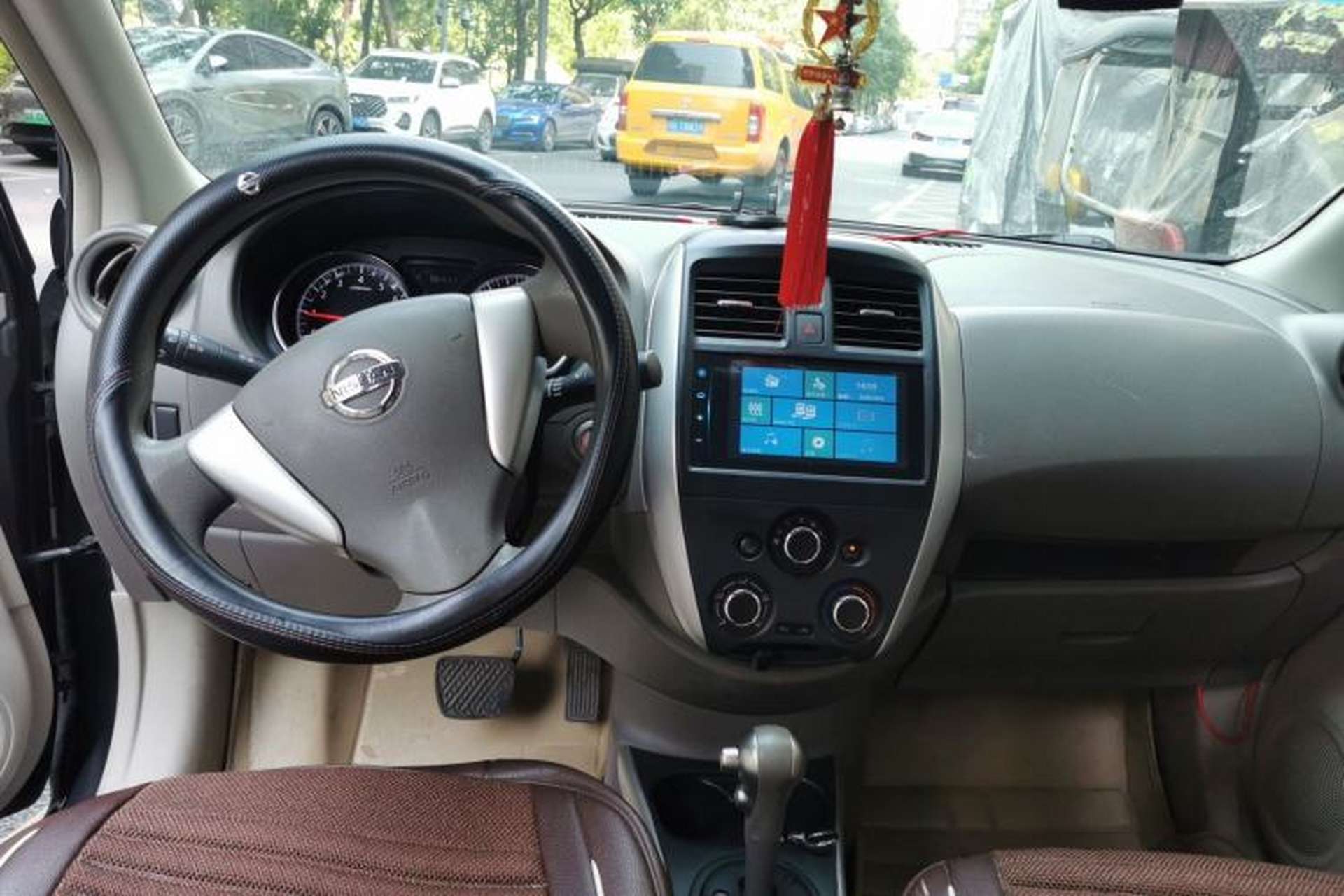 Used Nissan Sunny 2014 1.5XL CVT Luxury Edition Center Console