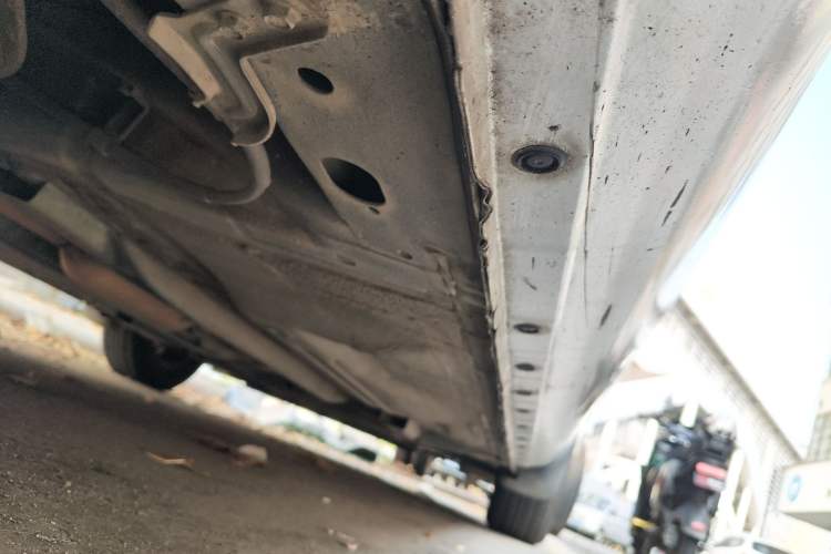 Used Nissan Sunny 2014 1.5XE Manual Elite Edition Chassis Rear Right