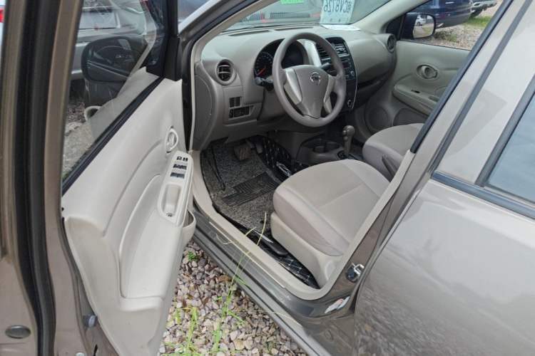Used Nissan Sunny 2014 1.5XE CVT Elite Edition Driver Seat