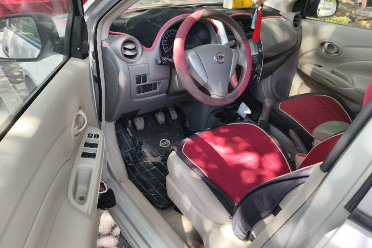 Used Nissan Sunny 2014 1.5XE Manual Comfort Edition Driver Seat