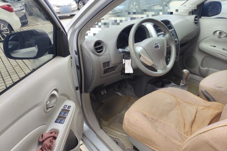 Used Nissan Sunny 2014 1.5XE Manual Elite Edition Driver Seat