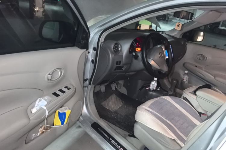 Used Nissan Sunny 2014 1.5XE Manual Comfort Edition Driver Seat
