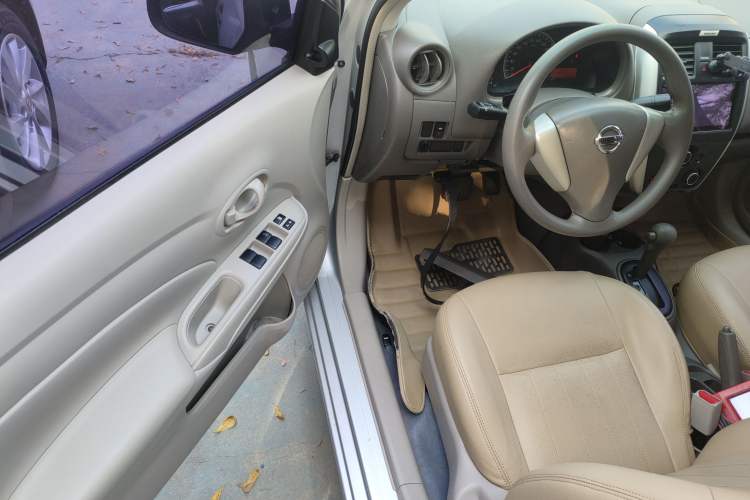 Used Nissan Sunny 2014 1.5XE CVT Comfort Edition Driver Seat