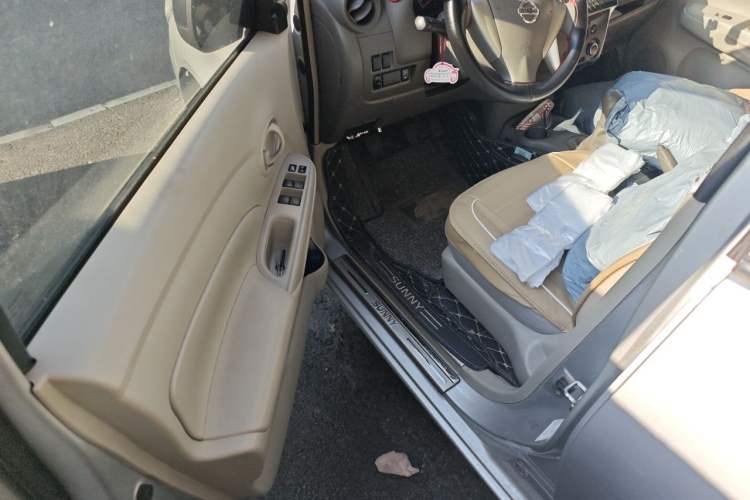 Used Nissan Sunny 2014 1.5XE Manual Comfort Edition Driver Seat