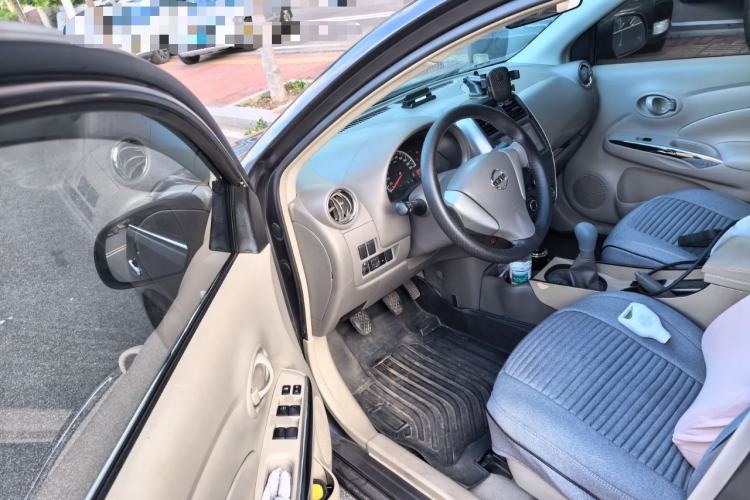 Used Nissan Sunny 2014 1.5XE Manual Elite Edition Driver Seat