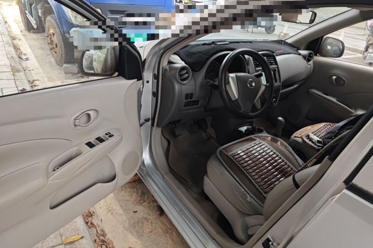 Used Nissan Sunny 2014 1.5XE Manual Elite Edition Driver Seat