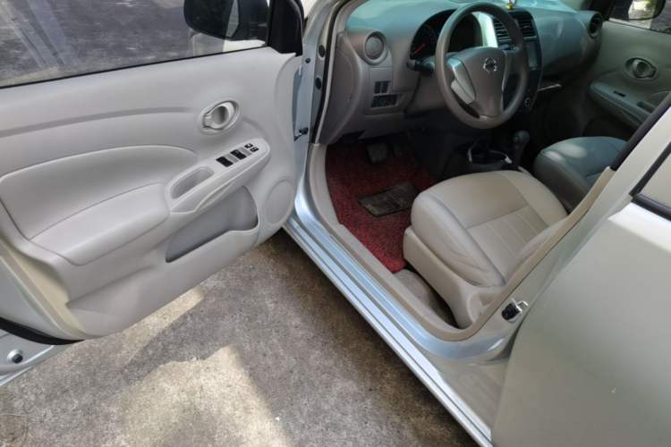 Used Nissan Sunny 2014 1.5XE CVT Elite Edition Driver Seat