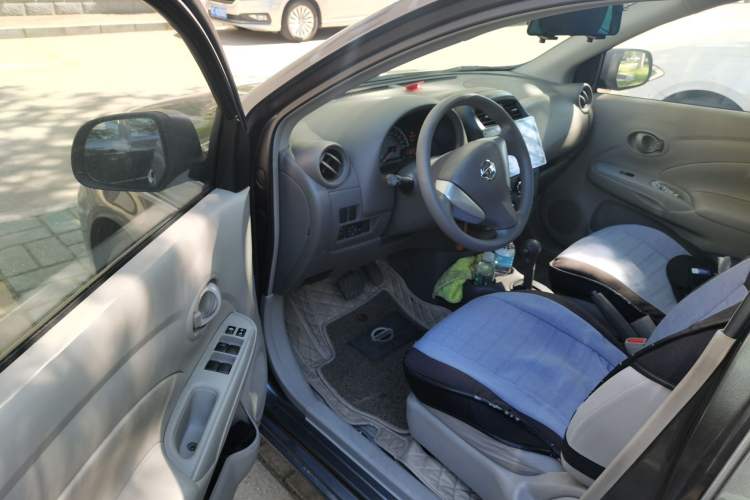 Used Nissan Sunny 2014 1.5XE CVT Elite Edition Driver Seat