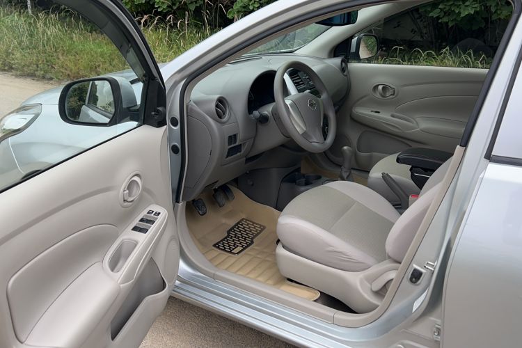 Used Nissan Sunny 2014 1.5XE Manual Comfort Edition Driver Seat