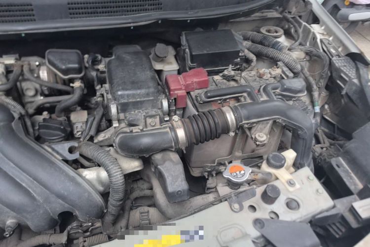 Used Nissan Sunny 2014 1.5XE Manual Elite Edition Engine Bay Left