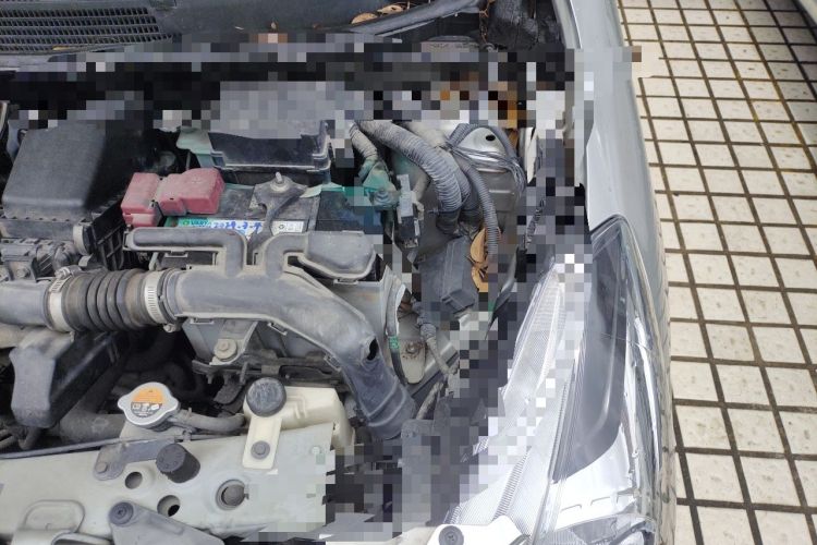 Used Nissan Sunny 2014 1.5XE Manual Elite Edition Engine Bay Left