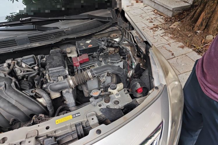 Used Nissan Sunny 2014 1.5XE Manual Elite Edition Engine Bay Left