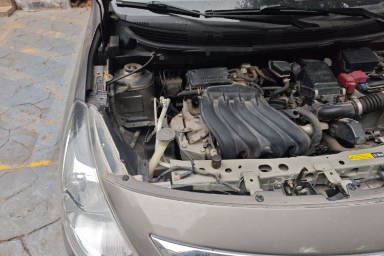 Used Nissan Sunny 2014 1.5XE Manual Elite Edition Engine Bay Right