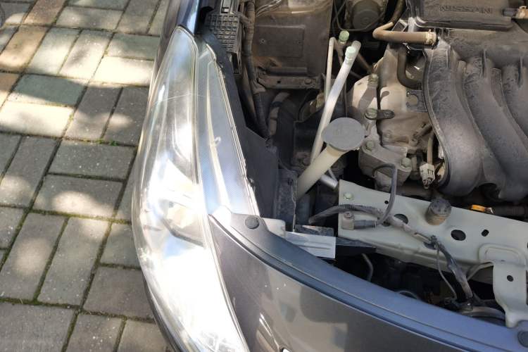 Used Nissan Sunny 2014 1.5XE CVT Elite Edition Engine Bay Right