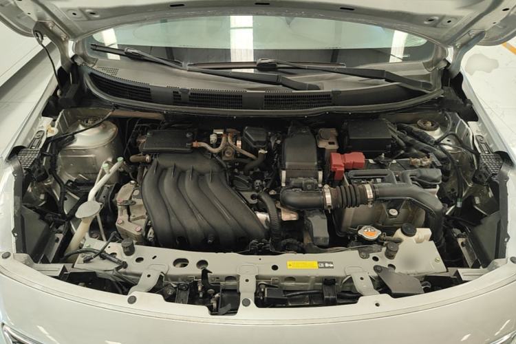 Used Nissan Sunny 2014 1.5XE Manual Comfort Edition Engine Bay