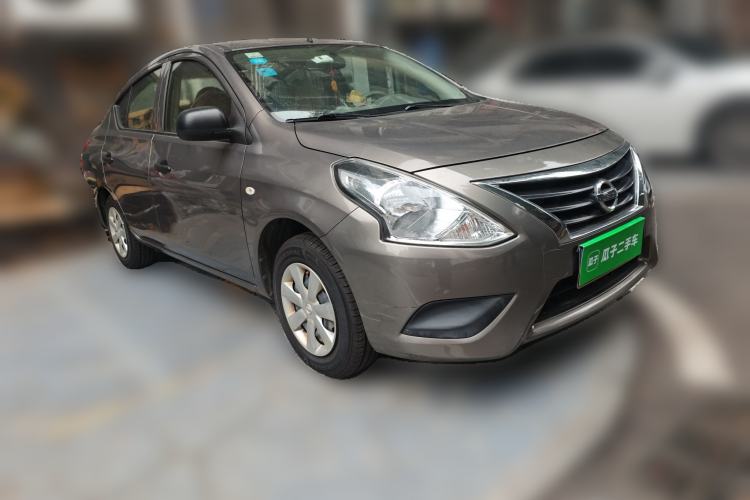 Used Nissan Sunny 2014 1.5XE Manual Elite Edition Front Right 45 Deg