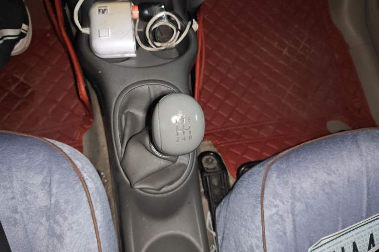 Used Nissan Sunny 2014 1.5XE Manual Comfort Edition Gear Lever