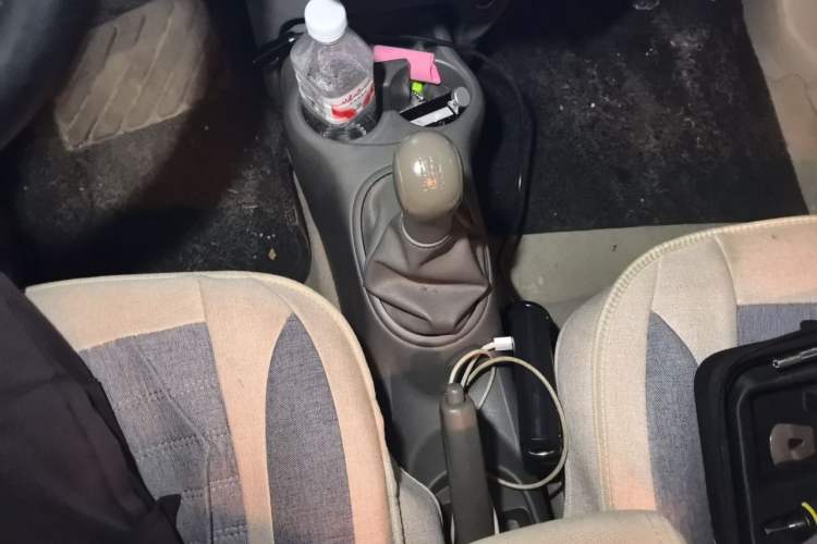 Used Nissan Sunny 2014 1.5XE Manual Comfort Edition Gear Lever