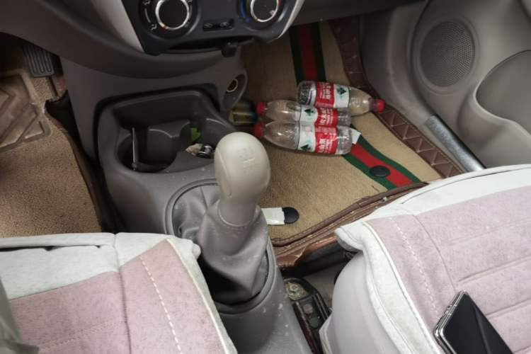 Used Nissan Sunny 2014 1.5XE Manual Elite Edition Gear Lever