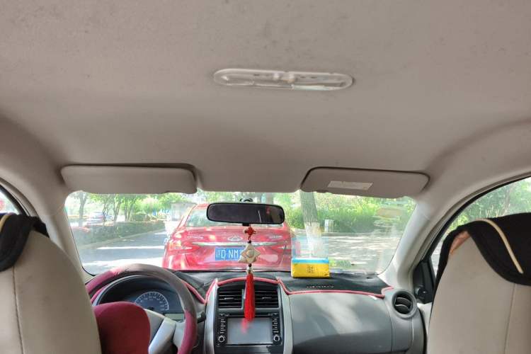 Used Nissan Sunny 2014 1.5XE Manual Comfort Edition Headliner