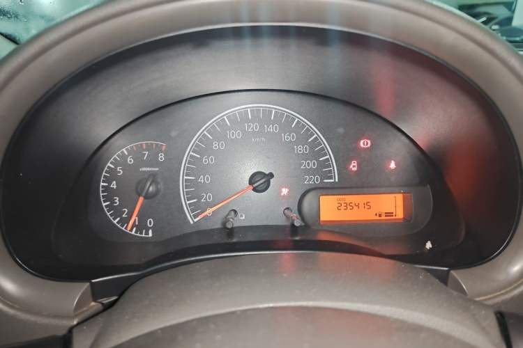 Used Nissan Sunny 2014 1.5XE Manual Comfort Edition Instrument Cluster