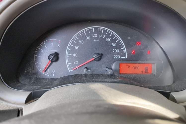 Used Nissan Sunny 2014 1.5XE Manual Comfort Edition Instrument Cluster
