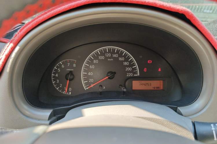 Used Nissan Sunny 2014 1.5XE Manual Comfort Edition Instrument Cluster
