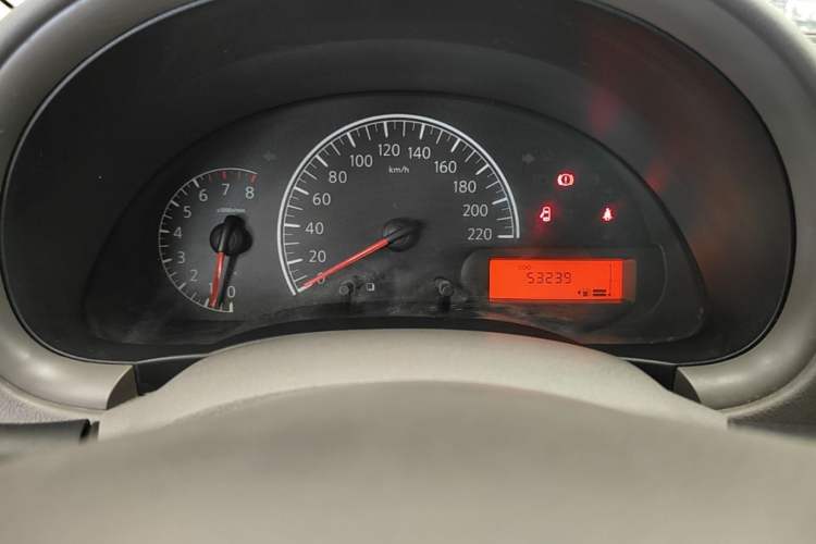 Used Nissan Sunny 2014 1.5XE Manual Comfort Edition Instrument Cluster