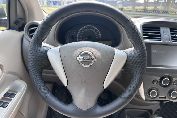 Used Nissan Sunny 2014 1.5XE CVT Comfort Edition Interior 3