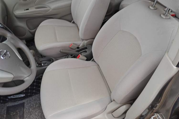 Used Nissan Sunny 2014 1.5XE CVT Elite Edition Left Front Seat