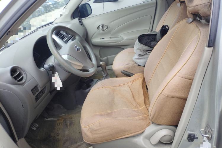 Used Nissan Sunny 2014 1.5XE Manual Elite Edition Left Front Seat