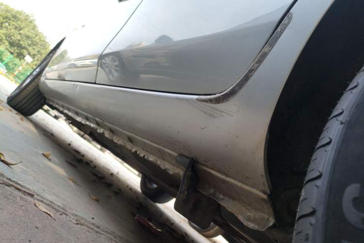 Used Nissan Sunny 2014 1.5XE CVT Comfort Edition Left Side Sill