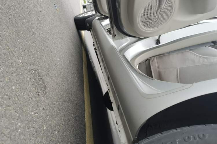 Used Nissan Sunny 2014 1.5XE Manual Elite Edition Left Side Sill