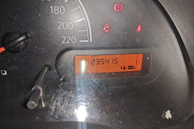 Used Nissan Sunny 2014 1.5XE Manual Comfort Edition Odometer Close Up